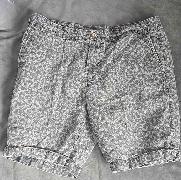 Slate & Stone Other - Slate & Stone Shorts Mens 34 Light & Dark Grays Chino Denim Botanical Men's